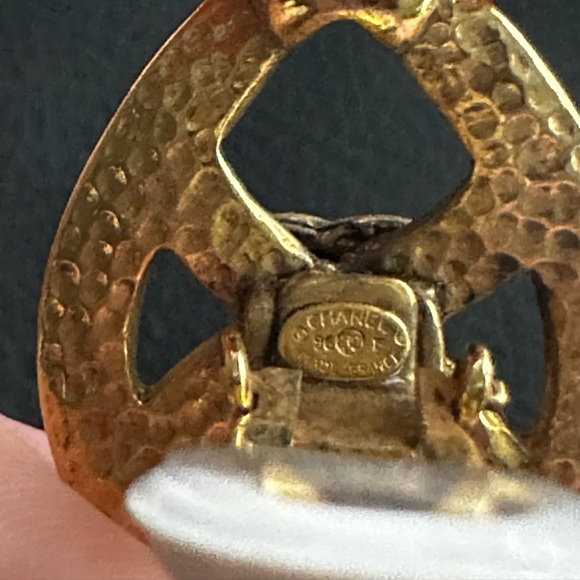 Chanel CC VINTAGE Gold Plated logo teardrop earrings Spring 1996 - Picture 4 of 5